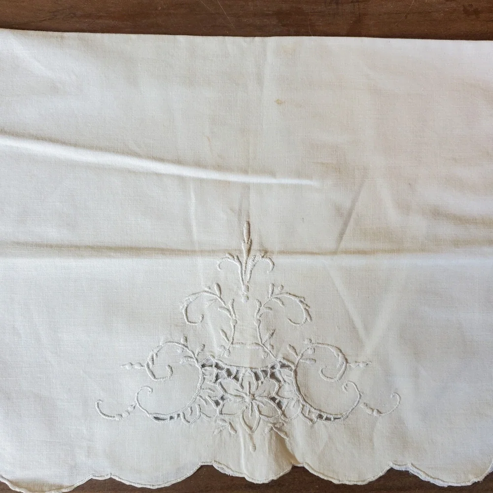 Vintage Hand Towel White w/ Embroidery & Cutouts 13x18 Inch